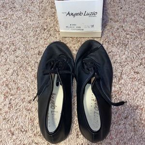Excellent condition Angelo Luzio kids black oxfords 3.5 wide